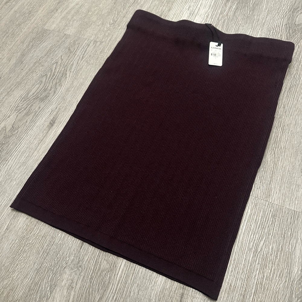 Elegant Burgundy Knit Skirt